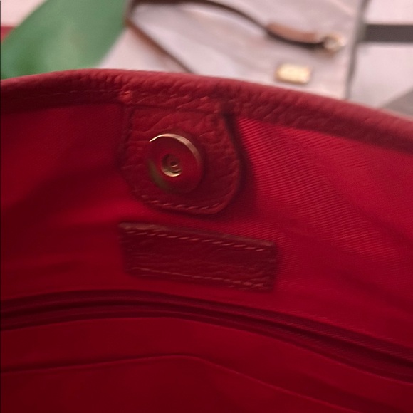 Elegant Red Leather Tote Bag - Picture 8 of 10